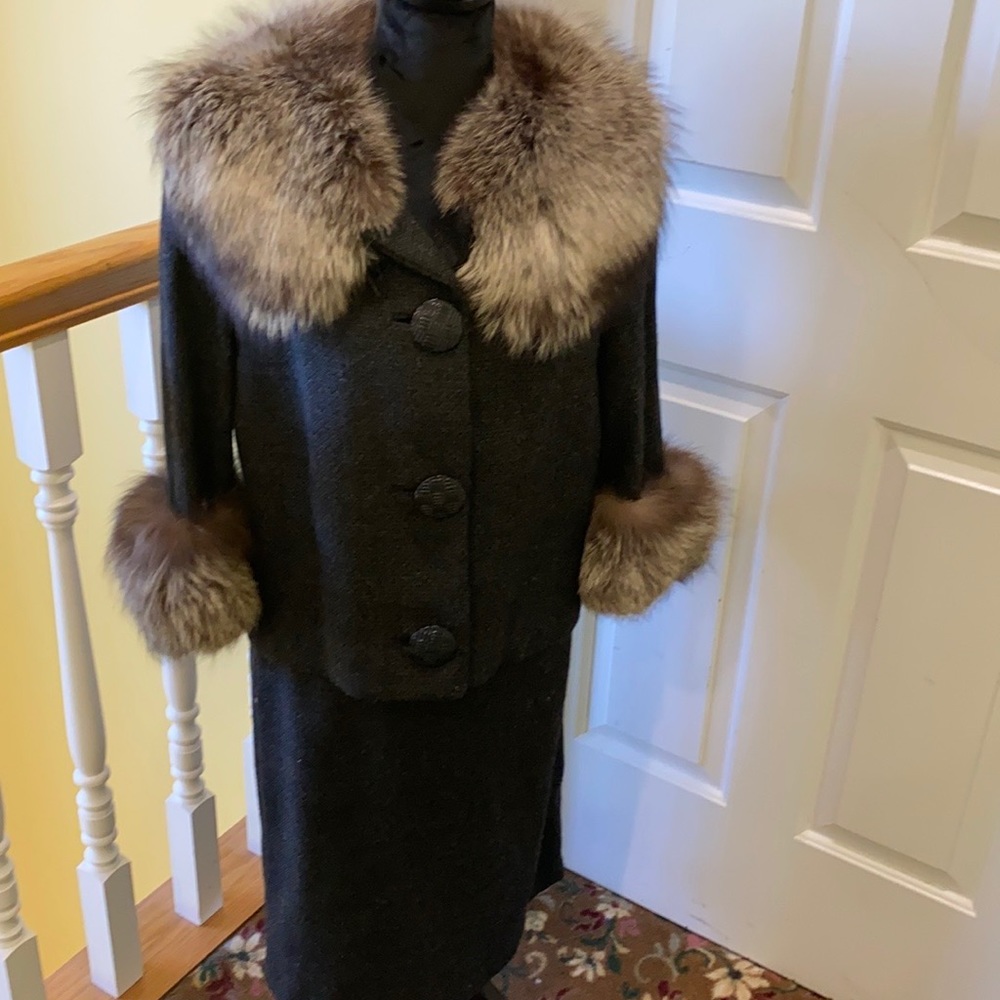 Vintage and amazing 50s suit with fur collar/cuffs by Philippe Tournaye.